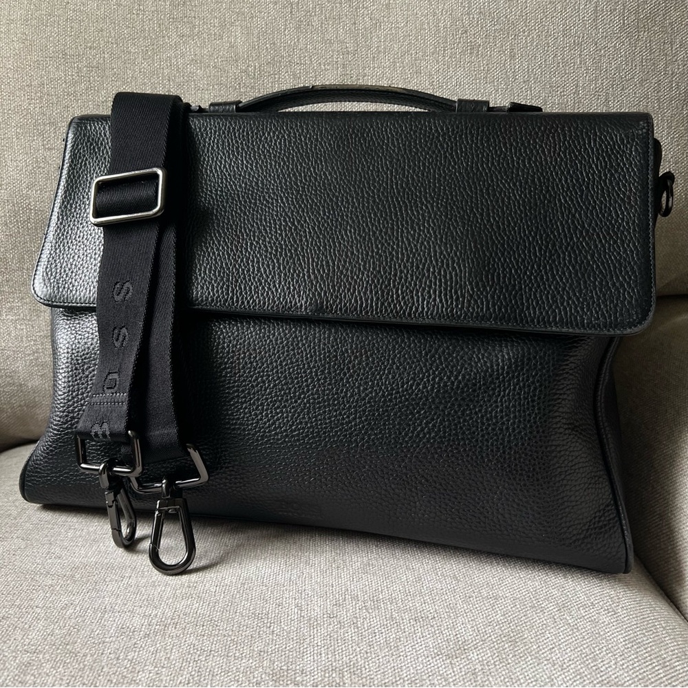 HUGO BOSS Black Leather Messenger Laptop Men's Bag - Picture 6 of 16